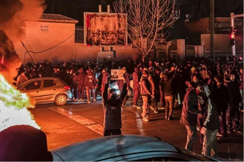 ইরানে শিক্ষার্থীদের সরকারবিরোধী বিক্ষোভ