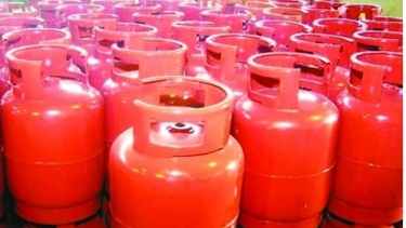 ১২ কেজির সিলিন্ডার গ্যাসে বাড়তি খরচ ৫০০ টাকা