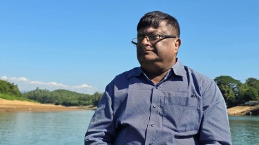 আমার ভাইয়ের রক্তে রাঙানো একুশে ফেব্রুয়ারি আমি কি ভুলিতে পারি