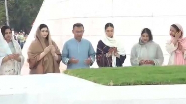বাবা-মায়ের কবর জিয়ারত করলেন প্রধানমন্ত্রী তারেক রহমান