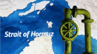 শর্ত সাপেক্ষে যুদ্ধবিরতির পর হরমুজ প্রণালি খুলে দিতে রাজি ইরান