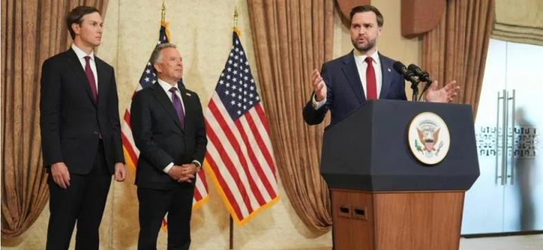 সংবাদ সম্মেলনে জেডি ভ্যান্স