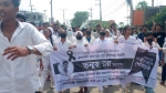 চৌমুহনীতে চালককে গ্রেফতারের দাবীতে ছাত্রদের বিক্ষোভ