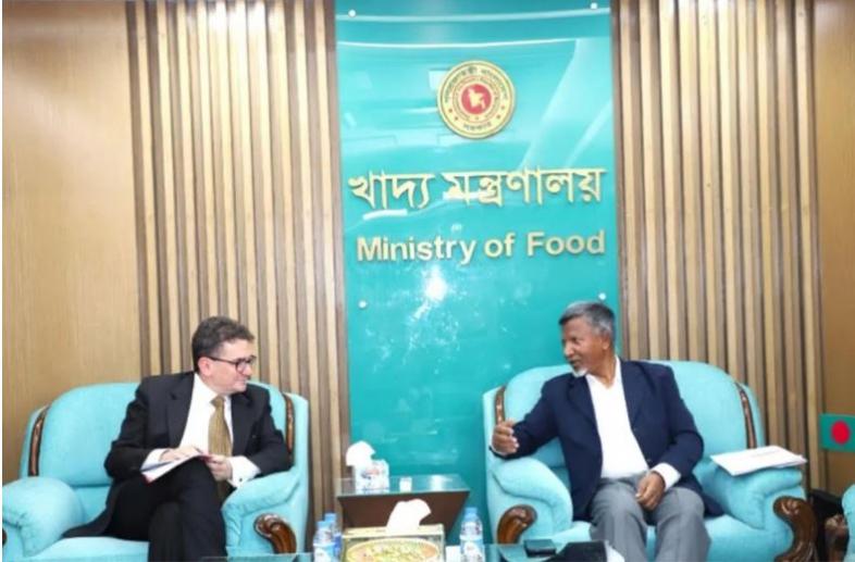 বাংলাদেশে নিযুক্ত নিউজিল্যান্ডের হাইকমিশনার ডেভিড পাইন-এর নেতৃত্বে একটি প্রতিনিধিদল খাদ্য ও জনপ্রশাসন প্রতিমন্ত্রী মো. আব্দুল বারীর সঙ্গে সাক্ষাৎ করে