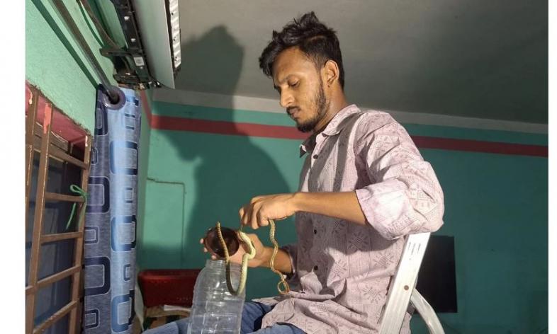 বরিশালে এসির ভেতর মিলল চার কালনাগিনী