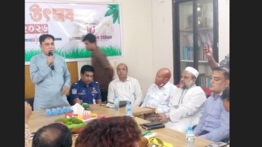 নোয়াখালী প্রেস ক্লাবে ফল উৎসব অনুষ্ঠিত